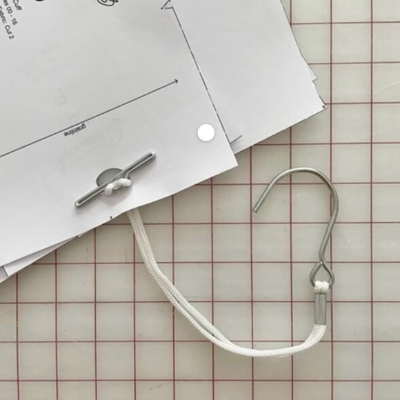 29 x white patternmaking pattern hooks w/ white cords (O/S) - Picture 3 of 12